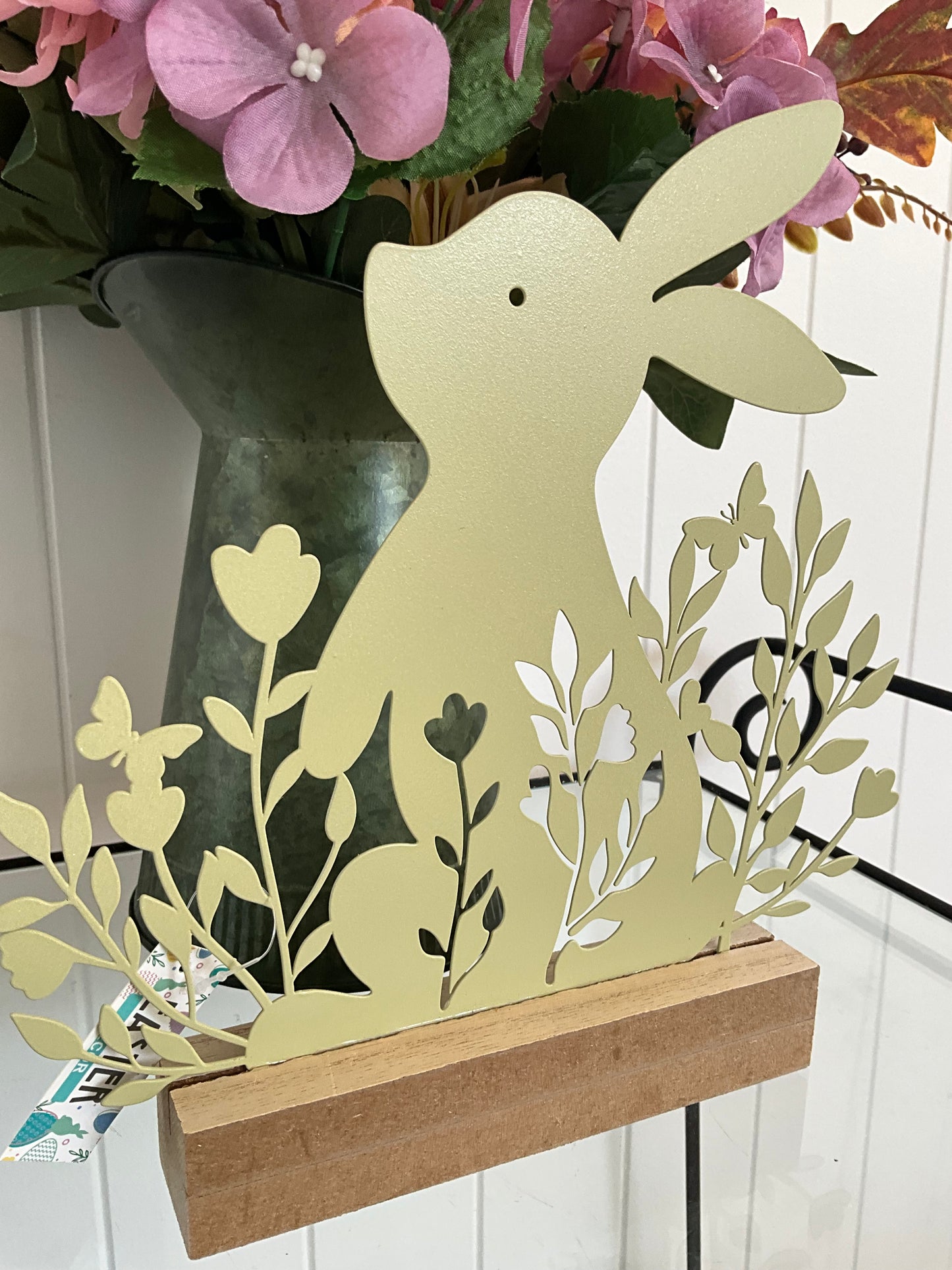 Mint Bunny Table Top Stand