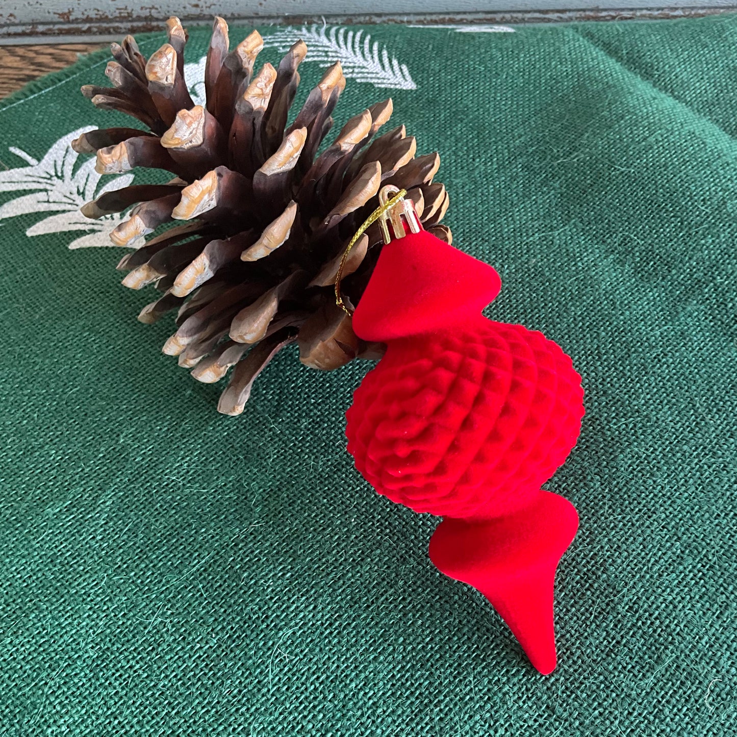 Red Flocked Calabash