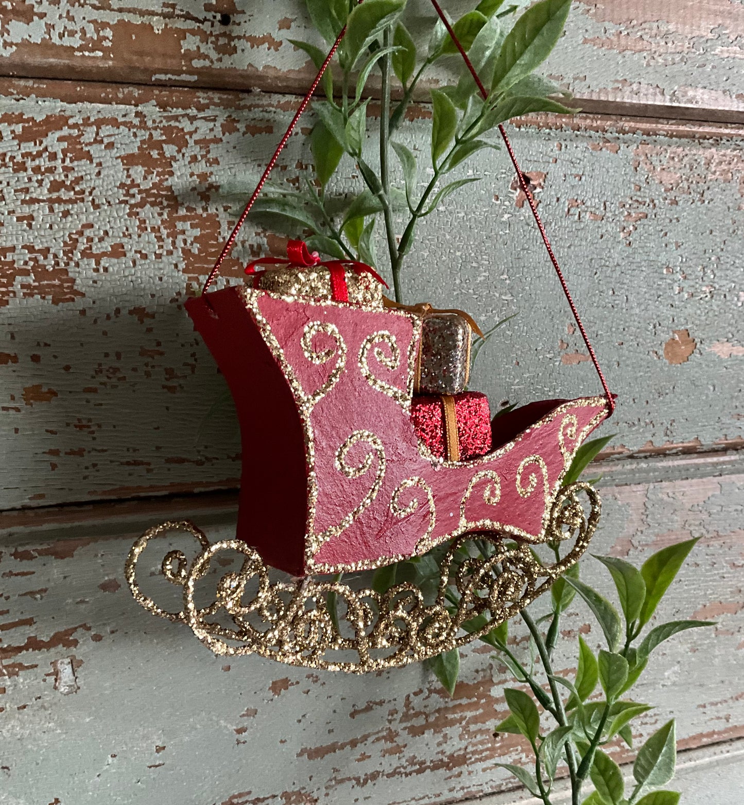 Red Sleigh Deco