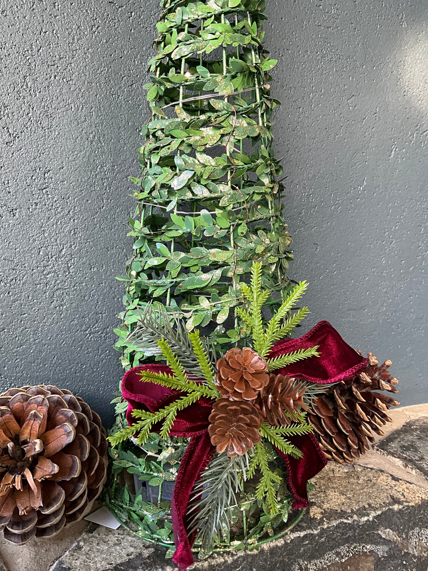 Buxus Cone Tree LED