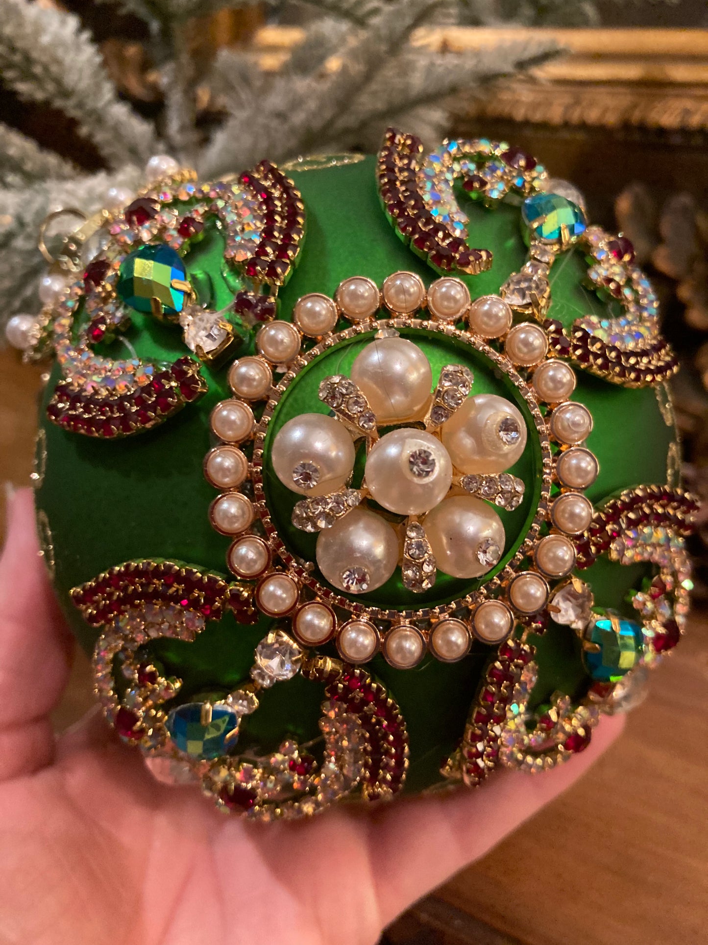 Kings Jewel Ball In Green