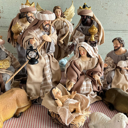 Elegant Nativity
