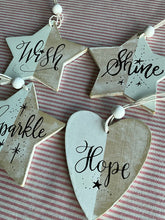 Load image into Gallery viewer, Set 4 Wooden Decos
