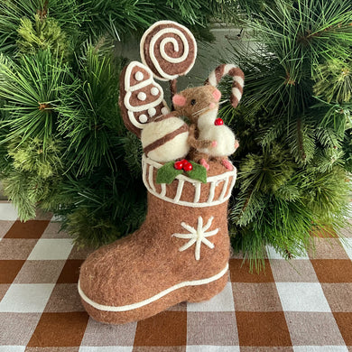 Gingerbread Boot with Mouse