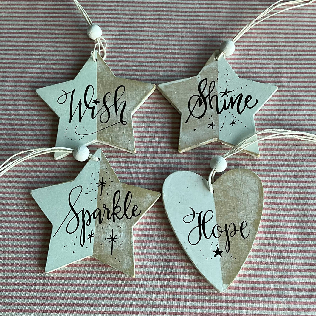 Set 4 Wooden Decos