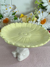 Load image into Gallery viewer, Yellow Flower Plate