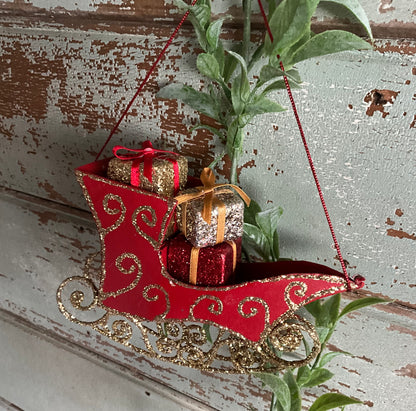 Red Sleigh Deco