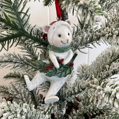 Mouse Holding Garland