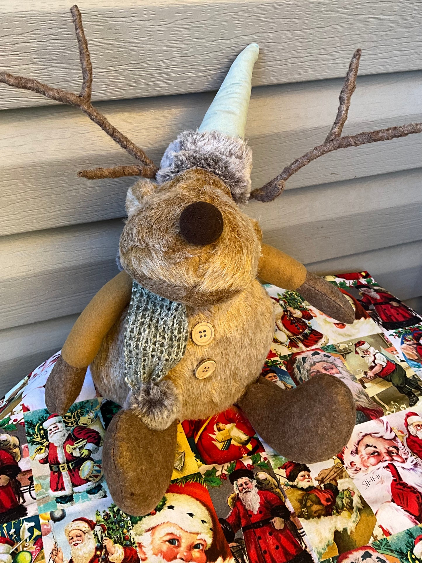 Sitting Brown Reindeer