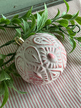 Load image into Gallery viewer, Pink White Ball