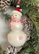 Load image into Gallery viewer, Peppermint Snowman RAZ A