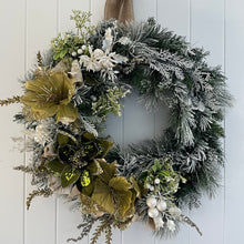 Load image into Gallery viewer, Green White Flocked Wreath