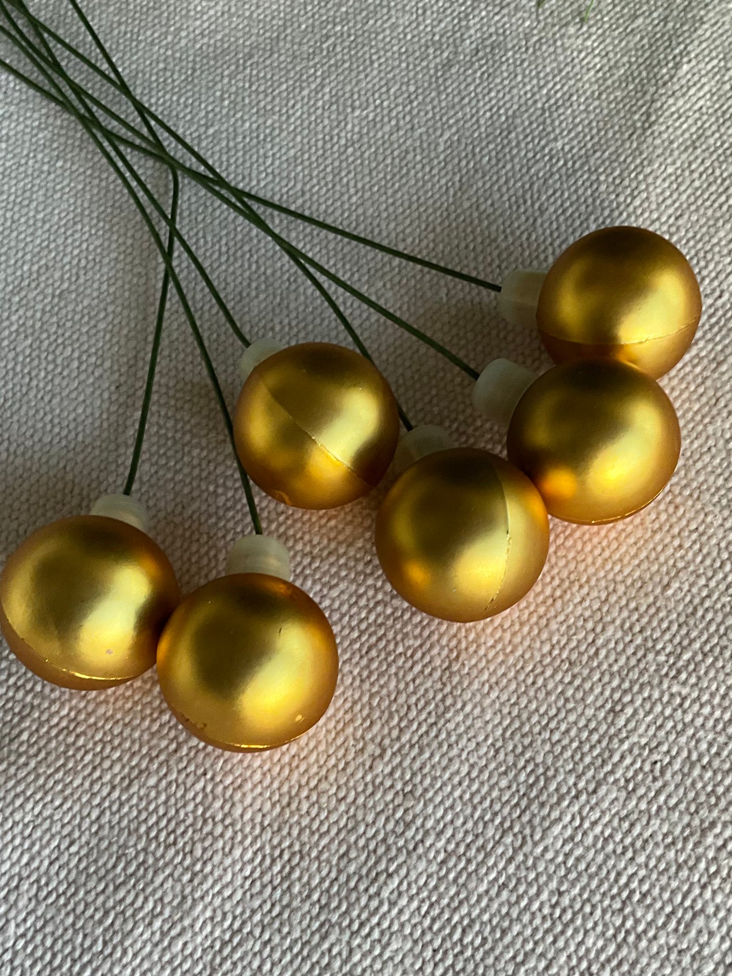 Gold Mini Balls (6)