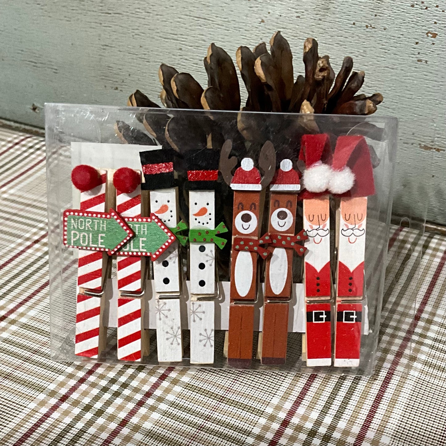 Christmas Pegs x 8