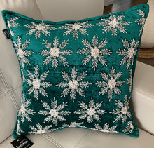 Load image into Gallery viewer, Green Snowflake Pillow