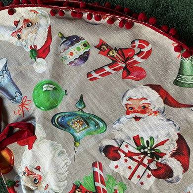 Vintage Style Tree Skirt RAZ