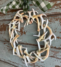 Load image into Gallery viewer, Antler Wreath