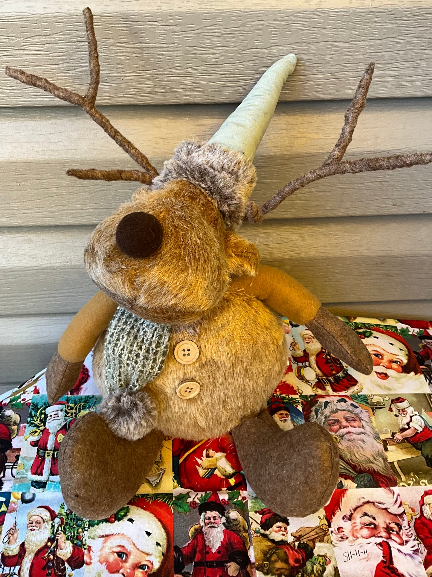 Sitting Brown Reindeer