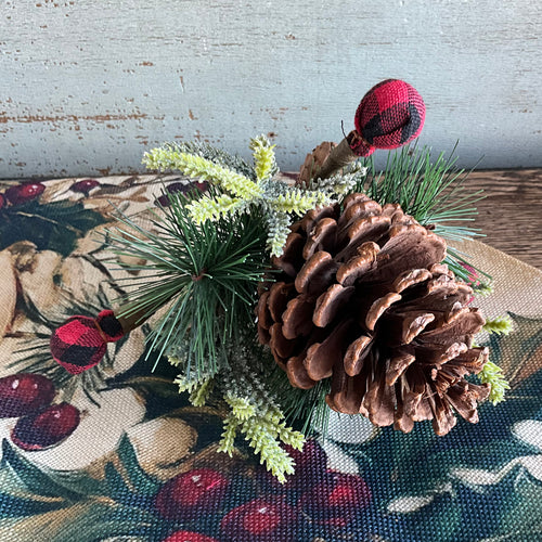 Pinecone Berry Drop