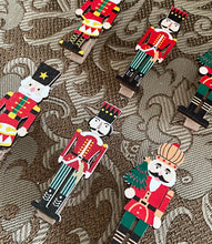 Load image into Gallery viewer, Set 6 Nutcracker Pegs