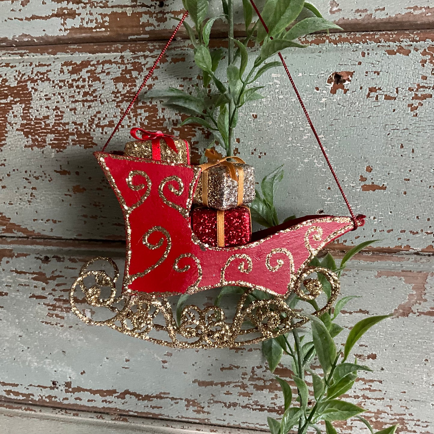 Red Sleigh Deco