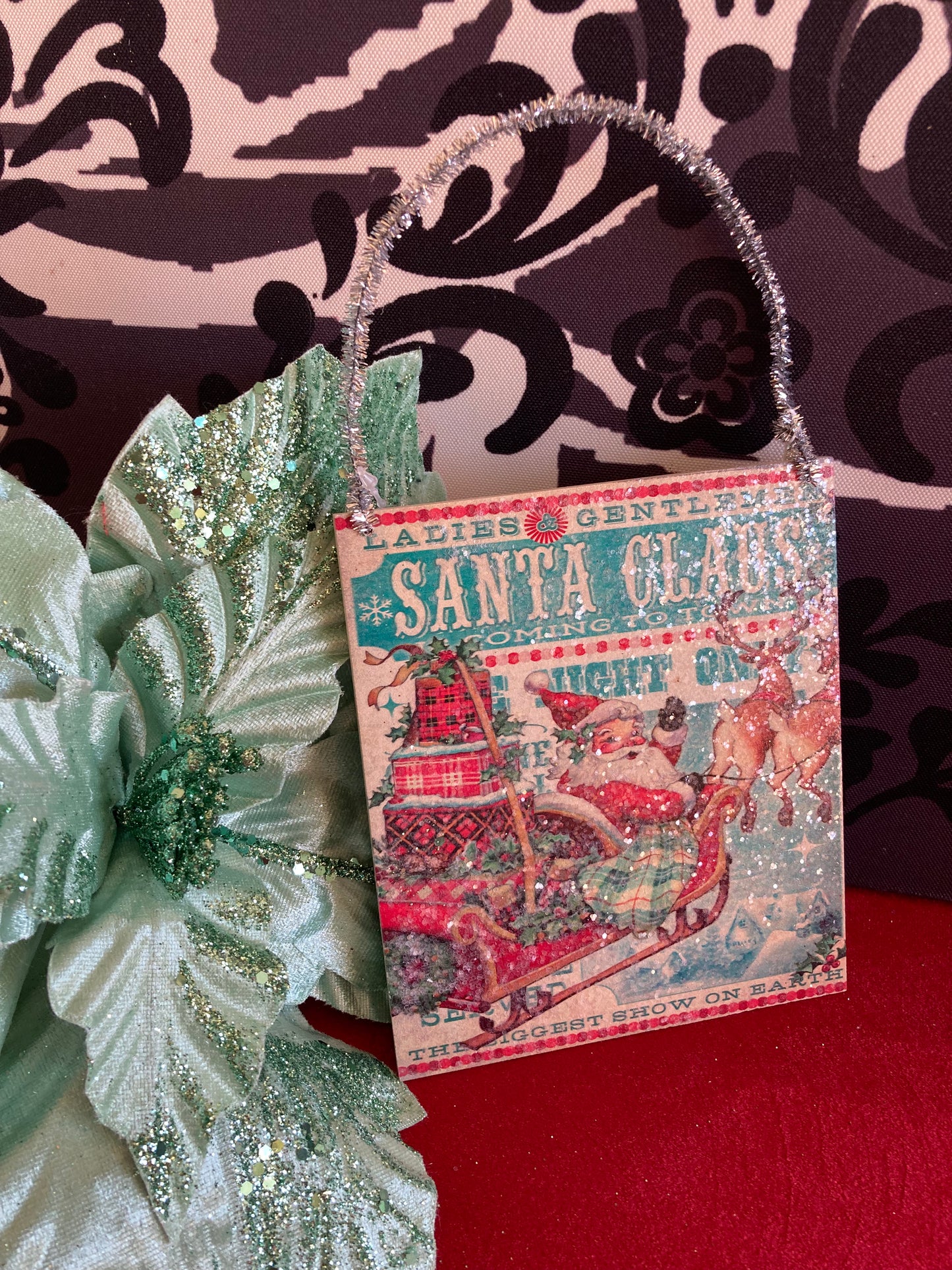 Santa Claus Sign RAZ