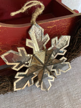 Load image into Gallery viewer, Antique Style Snowflake