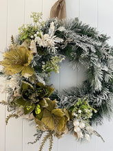 Load image into Gallery viewer, Green White Flocked Wreath