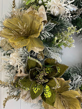 Load image into Gallery viewer, Green White Flocked Wreath