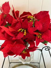 Load image into Gallery viewer, Poinsettia Bunch