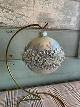 Load image into Gallery viewer, Silver White Ball