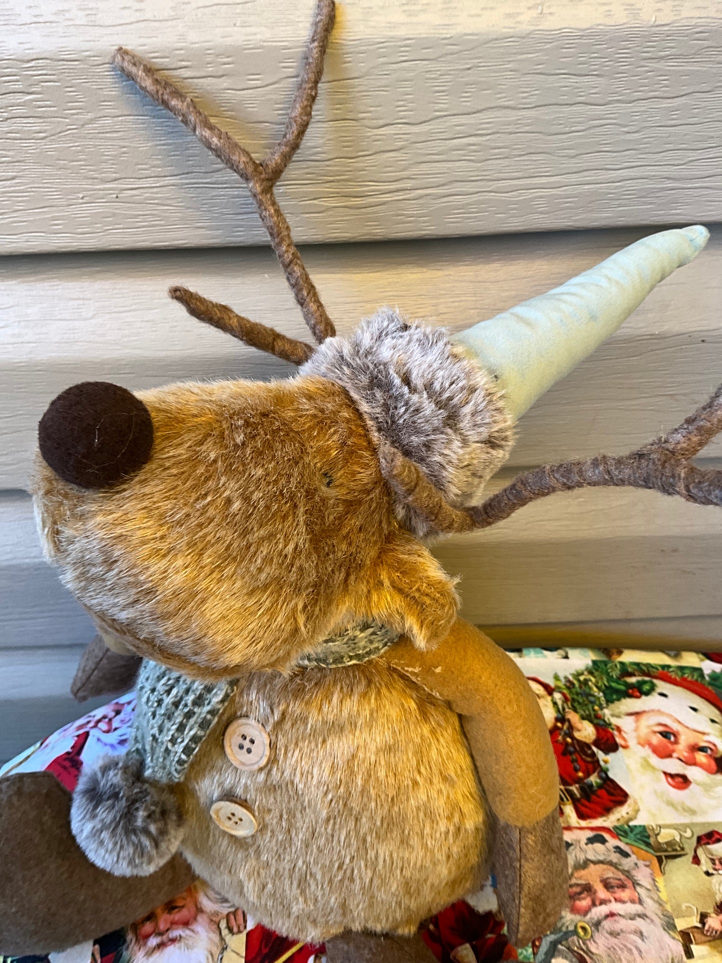 Sitting Brown Reindeer