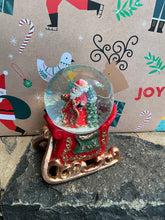 Load image into Gallery viewer, Sleigh Snow Globe