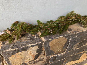 Pinecone Table Garland