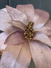 Load image into Gallery viewer, Soft Pink Velvet Lily Flower