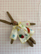 Load image into Gallery viewer, Fabric Felt Bunny