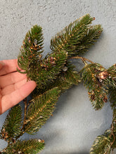 Load image into Gallery viewer, Pinecone Table Garland