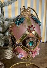 Load image into Gallery viewer, Kings Jewel Pink Gold Bauble