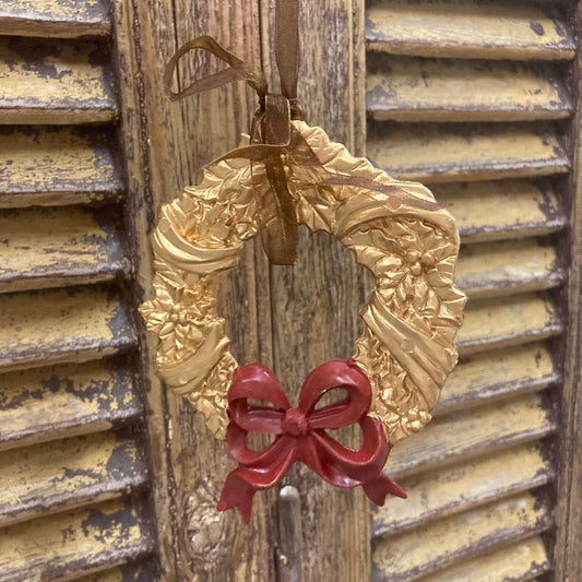 Gold Wreath Deco