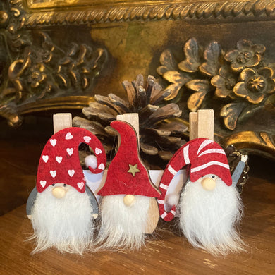 Santa Gnome Pegs