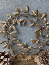 Load image into Gallery viewer, Metal Leaf Wreath