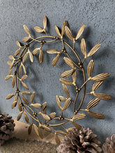 Load image into Gallery viewer, Metal Leaf Wreath