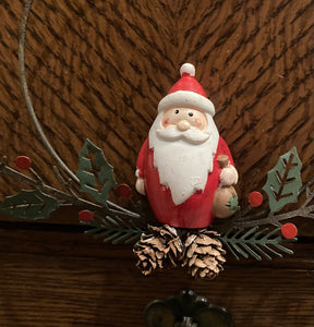 Small Metal Santa Wreath