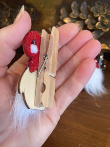 Santa Gnome Pegs