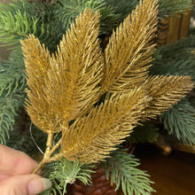 Load image into Gallery viewer, Gold Fern Pick